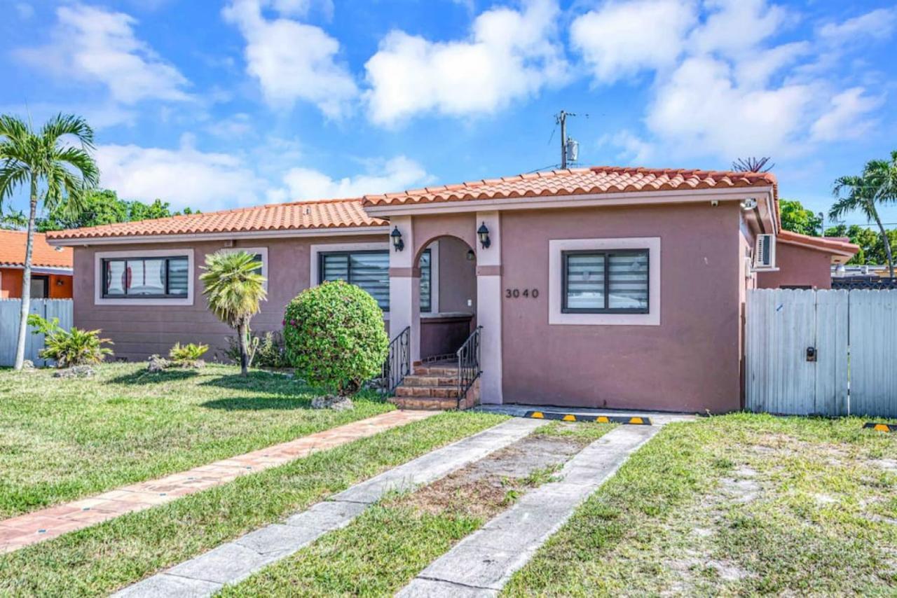 Amazing 3 Bed Home With Playground, Jacuzzi Grill Miami Buitenkant foto